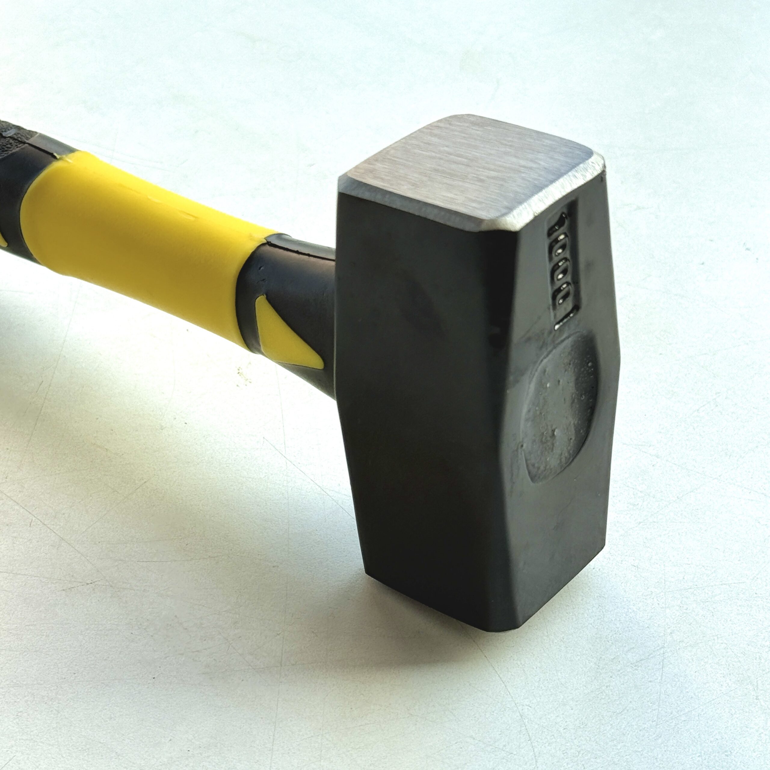 2 lbs Club Hammer – 13.5" Heavy Duty | Yellow & Black Non-Slip Grip - Image 3